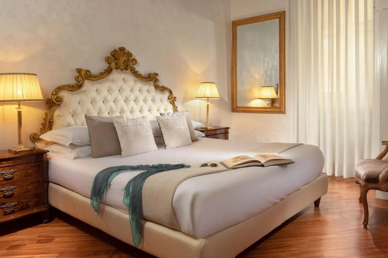 Condotti Corner Apartment Piazza Di Spagna Roma Itália