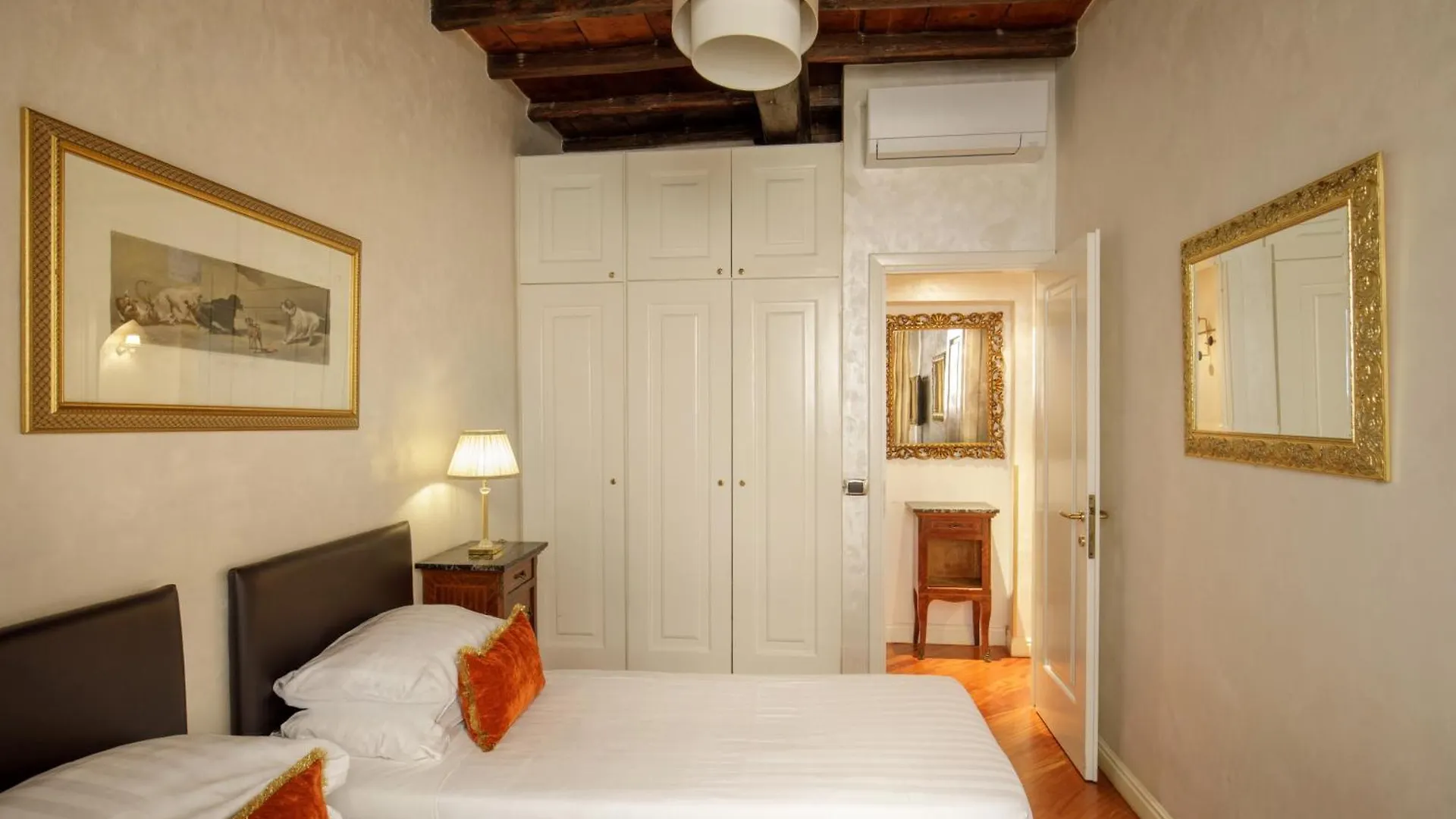 Condotti Corner Apartment Piazza Di Spagna Rome 0*,  Italy