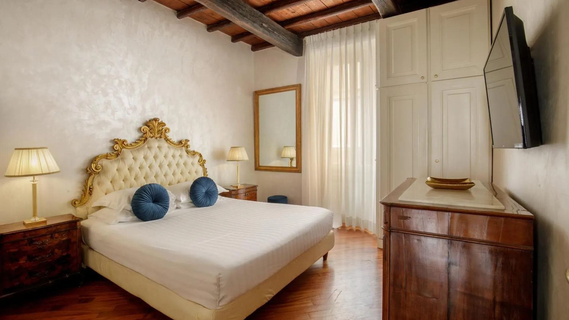 Condotti Corner Apartment Piazza Di Spagna contacts